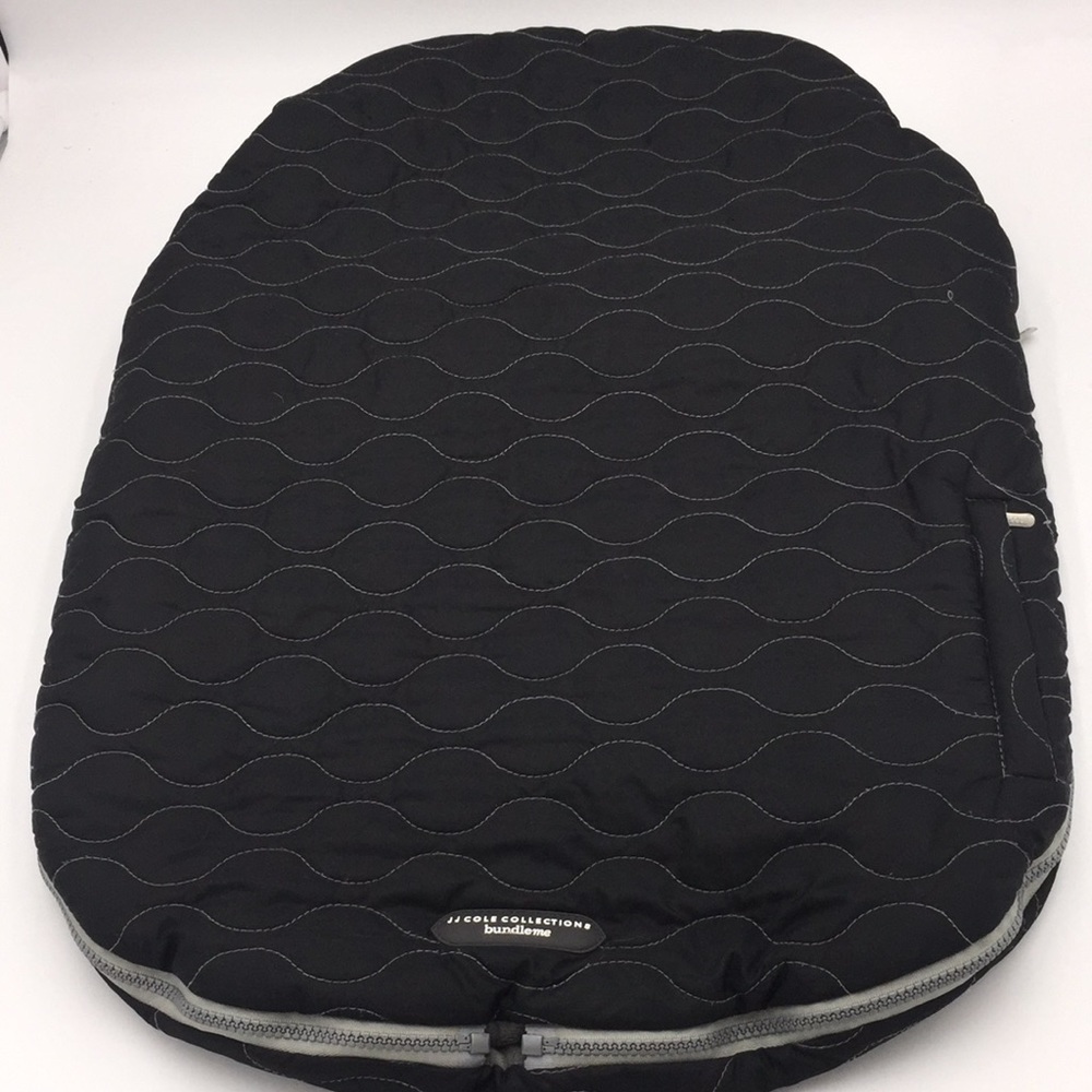 JJ Cole Bundle Me Infant Cuddle Bag for Car Seat Stroller Black Newborn -1 Year